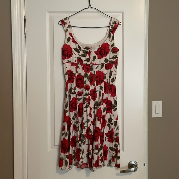 Maggy London fit and flare floral rose dress - Picture 2 of 5